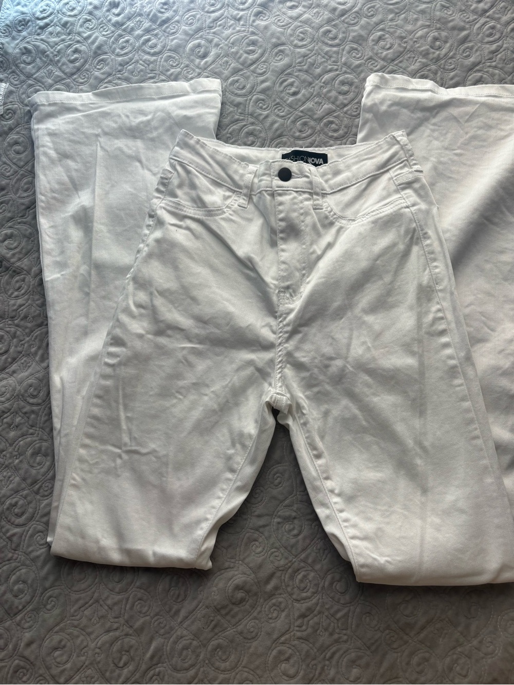 Fashion Nova White flare Jeans